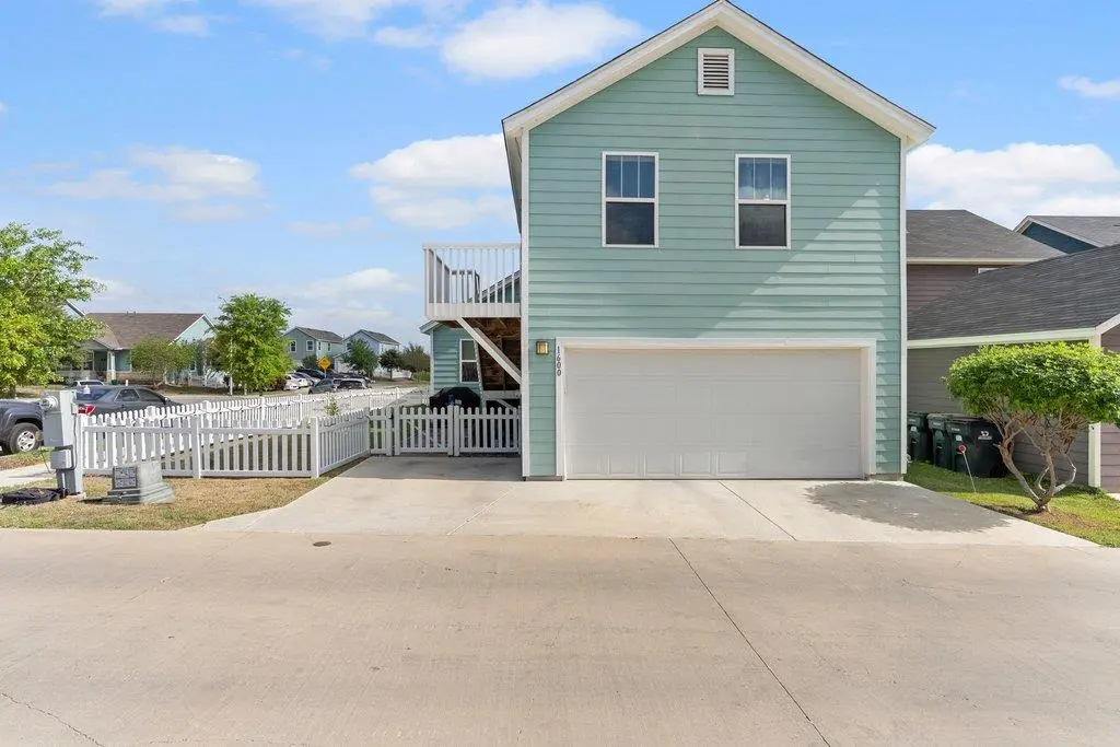 1600 Arbor Knot DR #B, Kyle, TX 78640