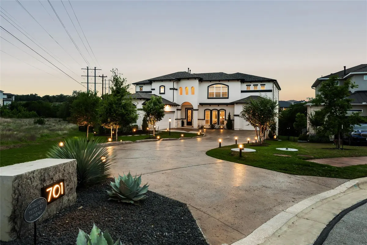 701 Echelon PL, Lakeway, TX 78738