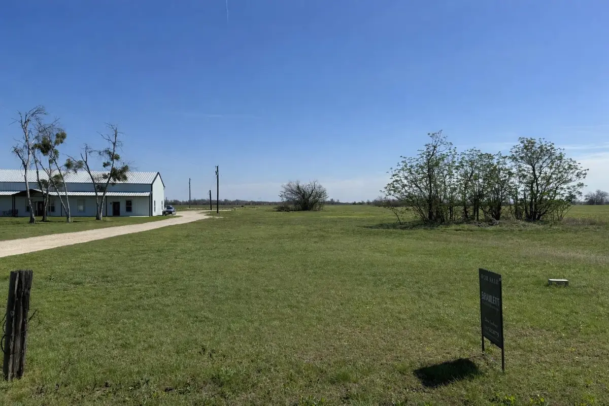 680 County Road 337 RD, Granger, TX 76530