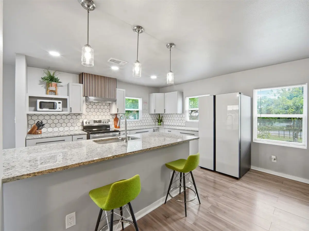 700 9th St ST, Blanco, TX 78606