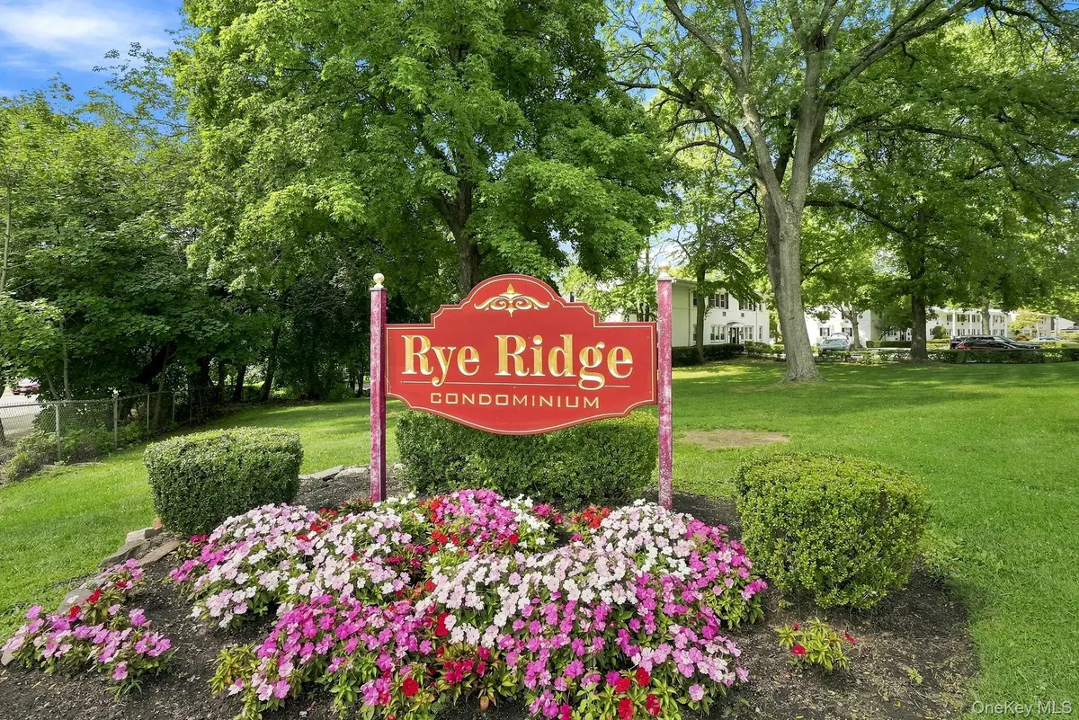 19 Avon CIR #D, Rye Brook, NY 10573