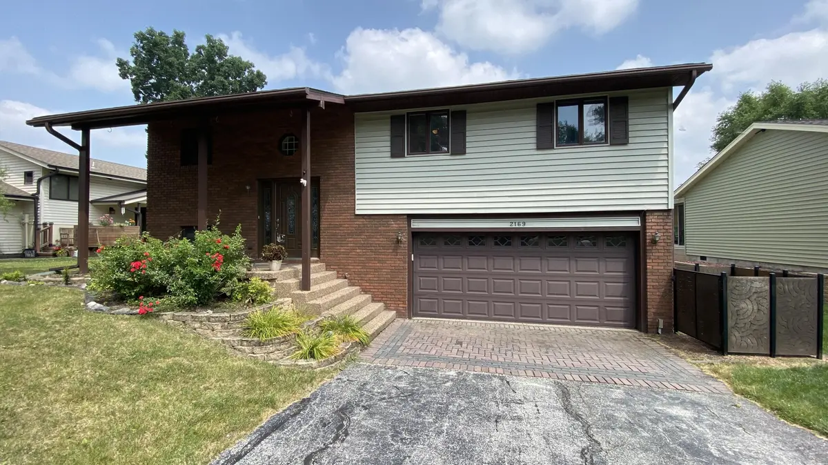 2169 Green Valley Drive, Crown Point, IN 46307