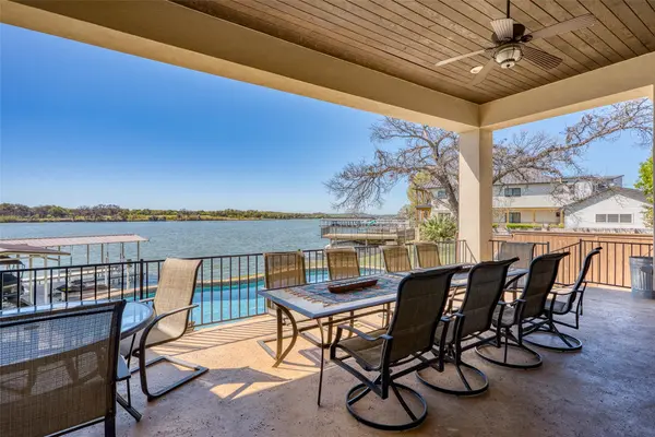 517 Reynolds ST, Kingsland, TX 78639