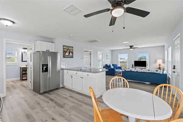 3929 4th ST, Galveston, TX 77554