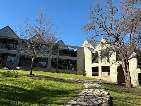1514 Parker LN #111, Austin, TX 78741