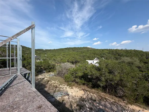 1362 Rockmoor, Canyon Lake, TX 78133