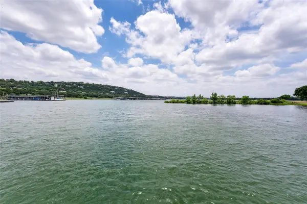 6405 S Shady LN, Lago Vista, TX 78645
