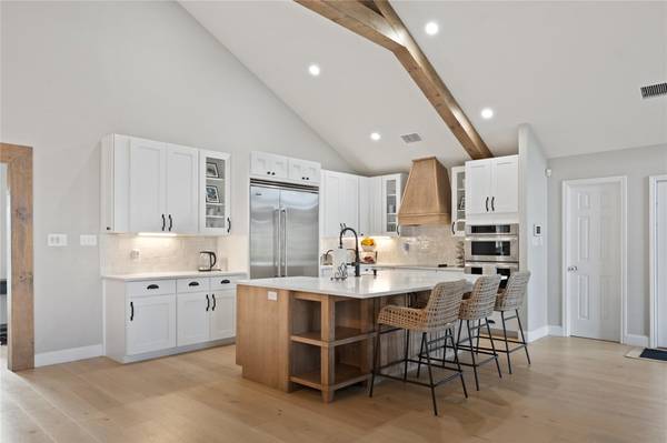 294 Hidden Creek DR, Dripping Springs, TX 78620