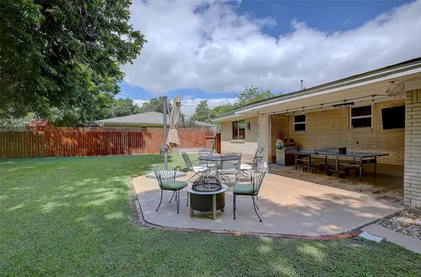 1902 E 18th ST, Georgetown, TX 78626