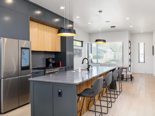 6620 Isabelle DR #B, Austin, TX 78752