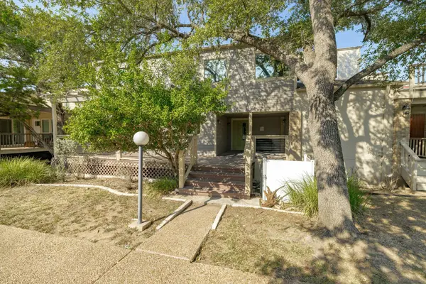 537 Venture BLVD S, Point Venture, TX 78645