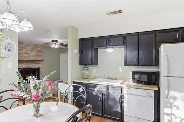 105 Norwood DR #B, Georgetown, TX 78628