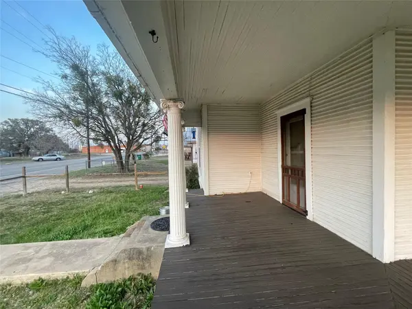 215 W Main ST, Lometa, TX 76853
