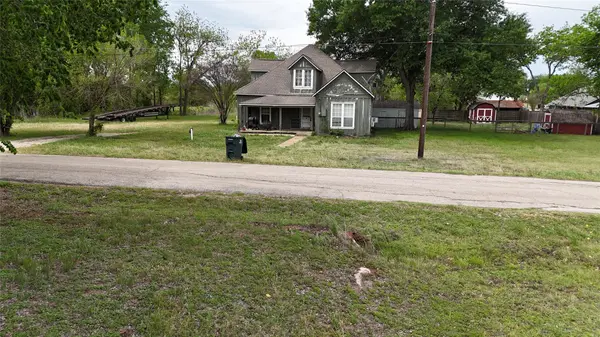 517 Giddings ST, Lexington, TX 78947