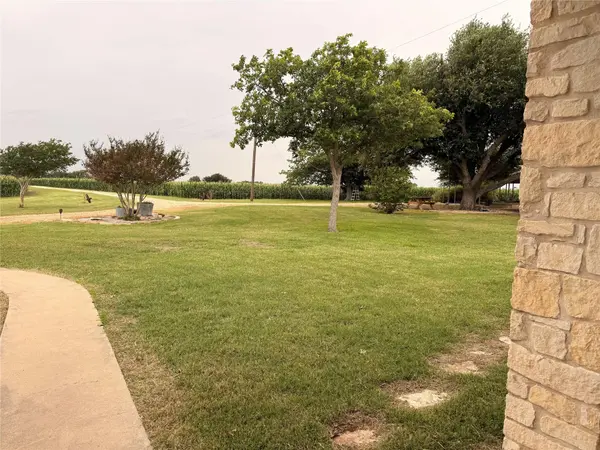 5600 Fm 1466, Coupland, TX 78615