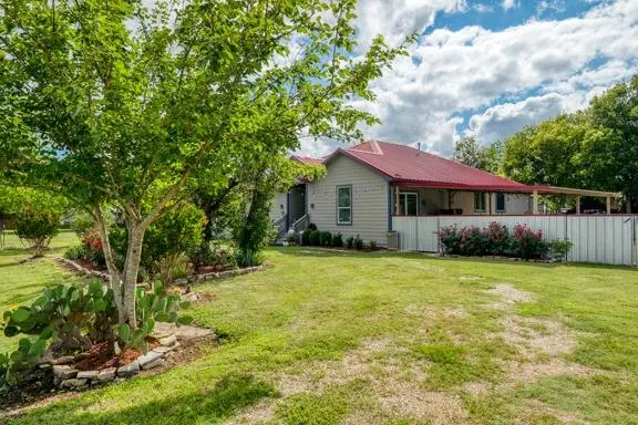 440 E Clark ST, Bartlett, TX 76511