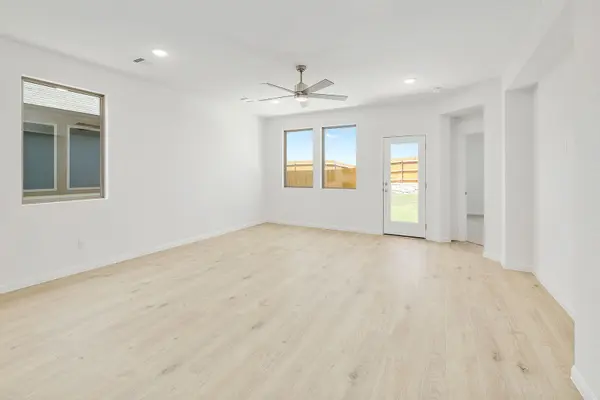 210 Hornet ST, Elgin, TX 78621