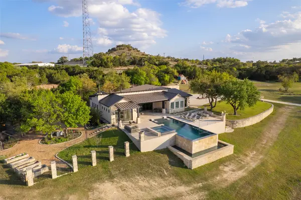 101 Rolling Hills RD, Blanco, TX 78606