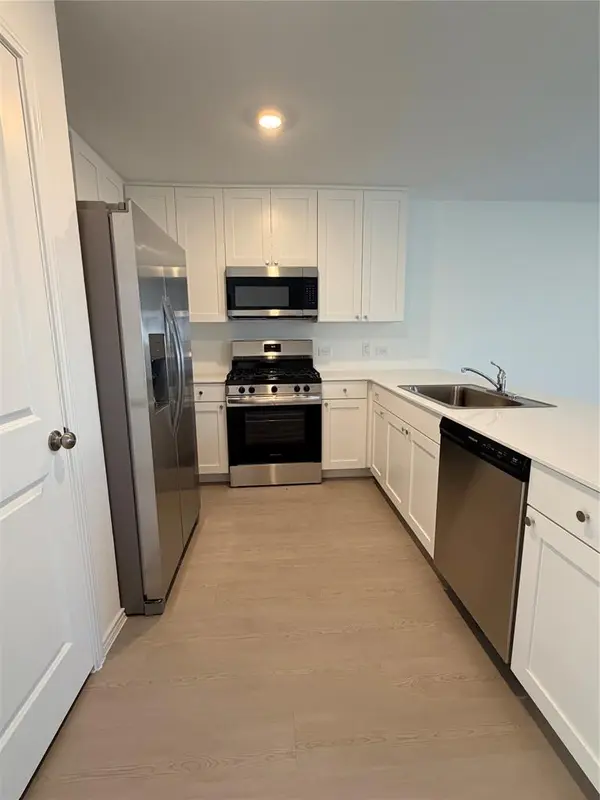 208 Skyfire ST, Hutto, TX 78634