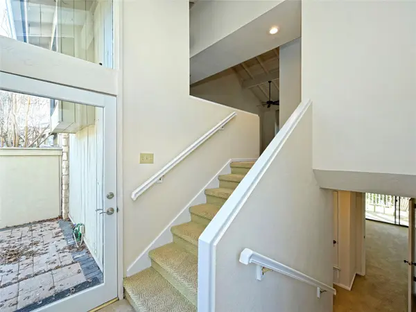 519 Rock Bluff DR, Austin, TX 78734