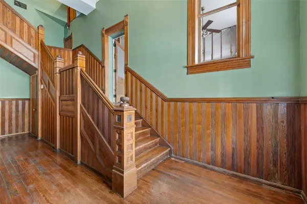 109 E 10th ST, Austin, TX 78701