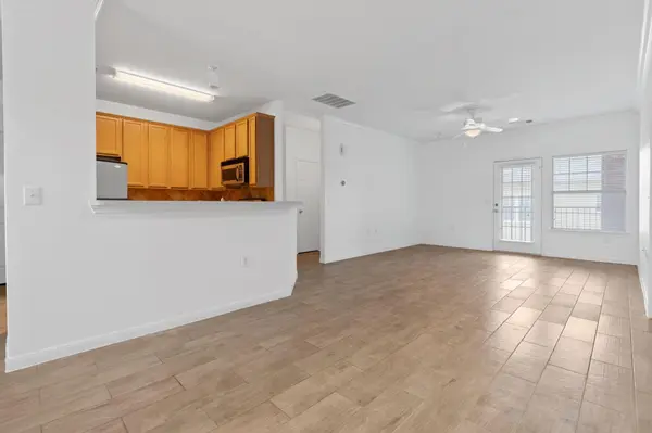 2900 S Lakeline BLVD #322, Cedar Park, TX 78613