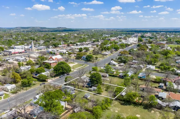 505 W San Antonio ST, Fredericksburg, TX 78624