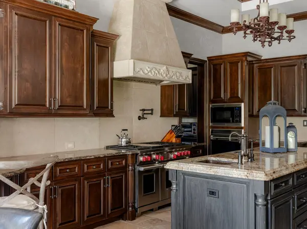 1928 Running Creek DR, Salado, TX 76571