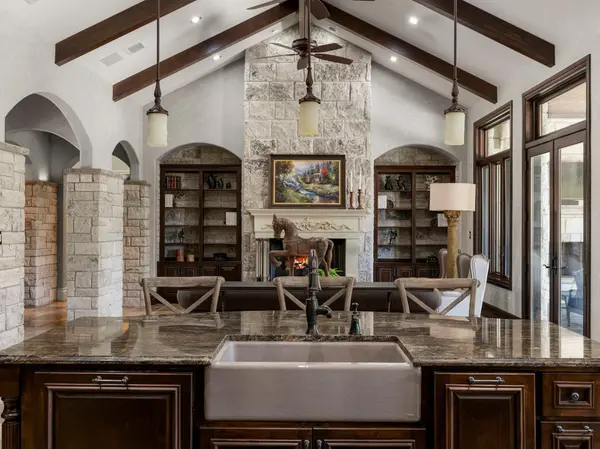 1928 Running Creek DR, Salado, TX 76571
