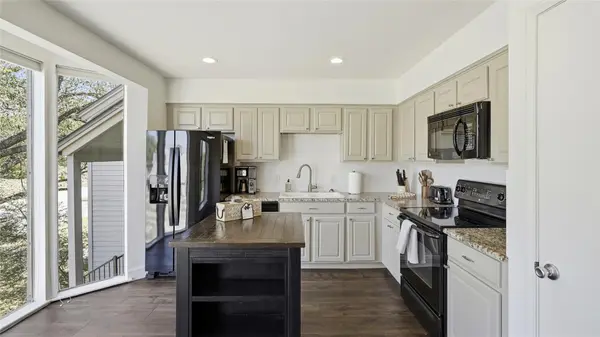 133 World Of Tennis SQ, Lakeway, TX 78738