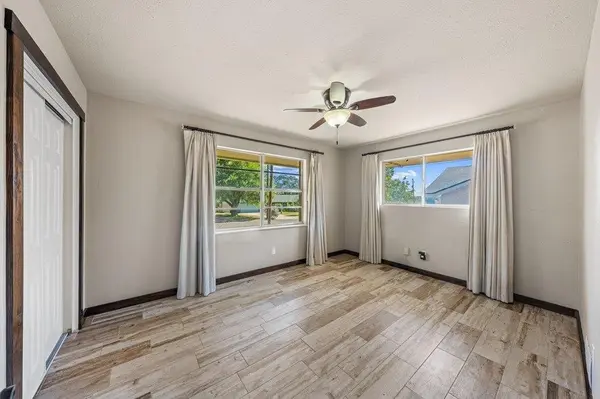 104 Westwood LN, Kerrville, TX 78028