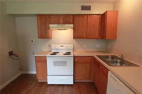 7206 Twin Crest DR #102, Austin, TX 78752
