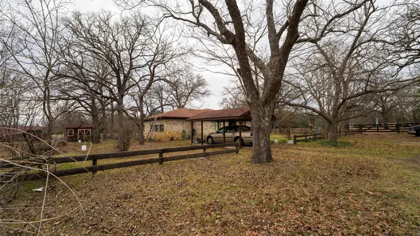 1682 W Us Highway 79, Rockdale, TX 76567