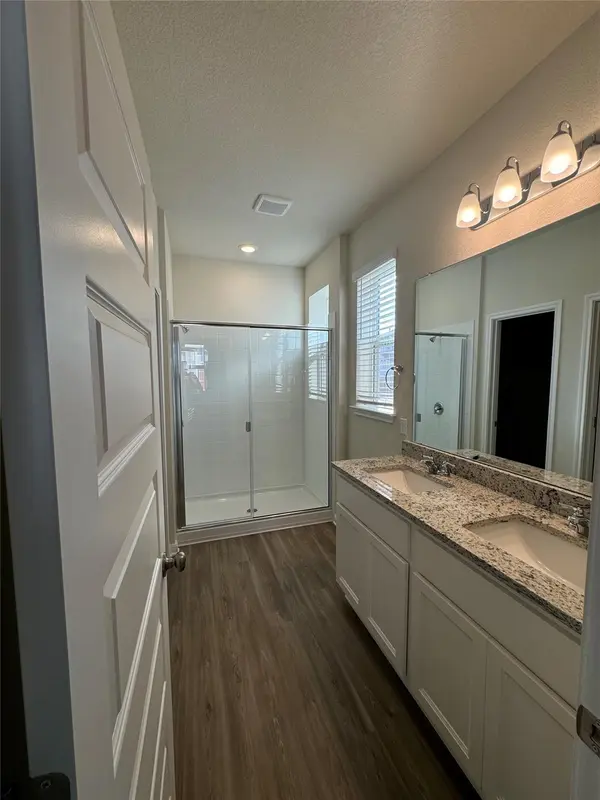 2433 Lucy Axel LN, Round Rock, TX 78665