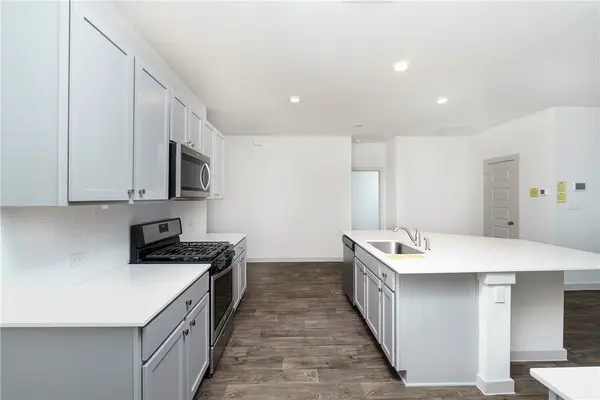 128 Big Sandy Creek DR, Hutto, TX 78634