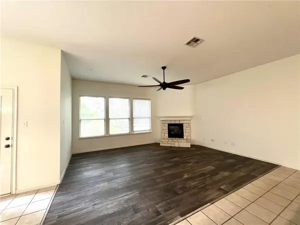507 Red Hawk DR, Leander, TX 78641