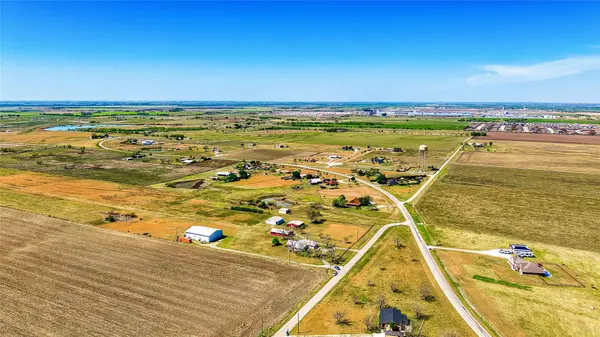 1005 E Buttercup RD, Taylor, TX 76574