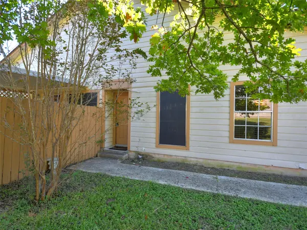 415 Fantail LOOP #A, Austin, TX 78734