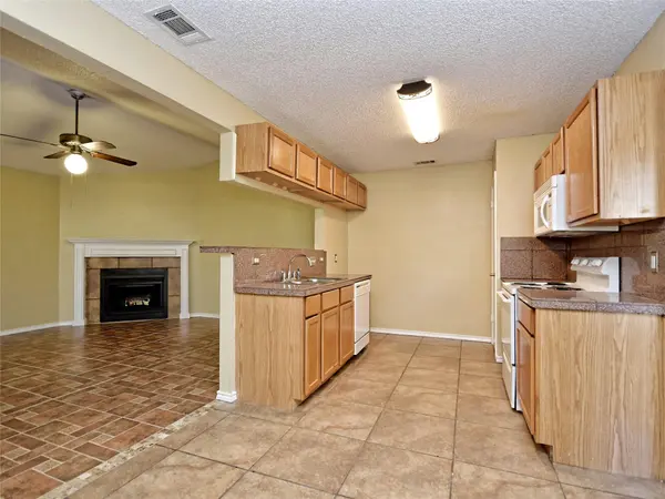 415 Fantail LOOP #A, Austin, TX 78734