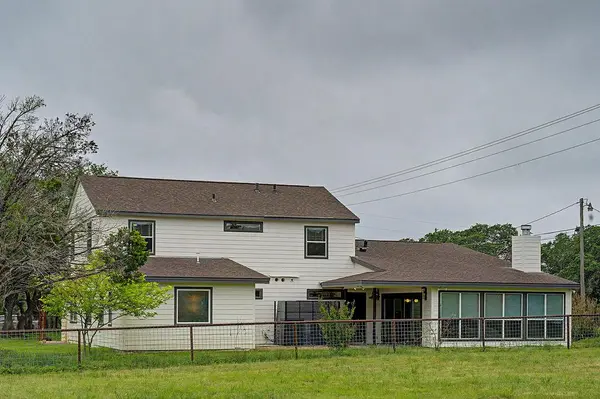 200 E Meadow LN, Wimberley, TX 78676