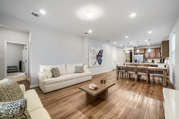 511 Palo Brea LOOP, Hutto, TX 78634