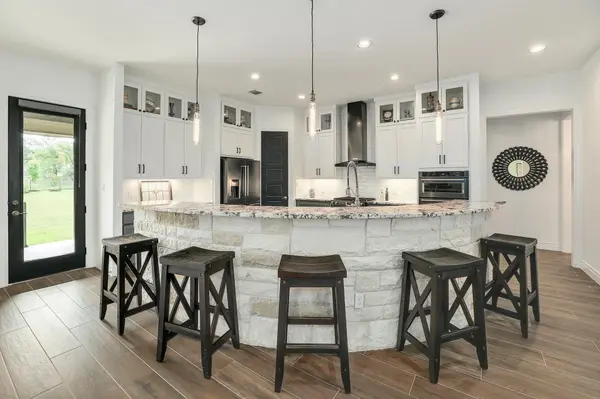 105 Graystone LN, Georgetown, TX 78633