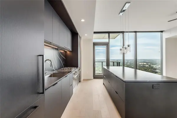 44 East Ave #3111, Austin, TX 78701