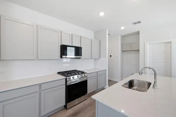 10611 Typhoon LN, Buda, TX 78610