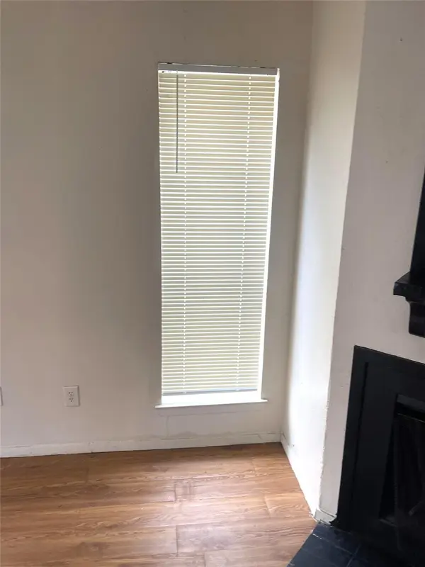 1902 WEST LOOP #B-1, Austin, TX 78758