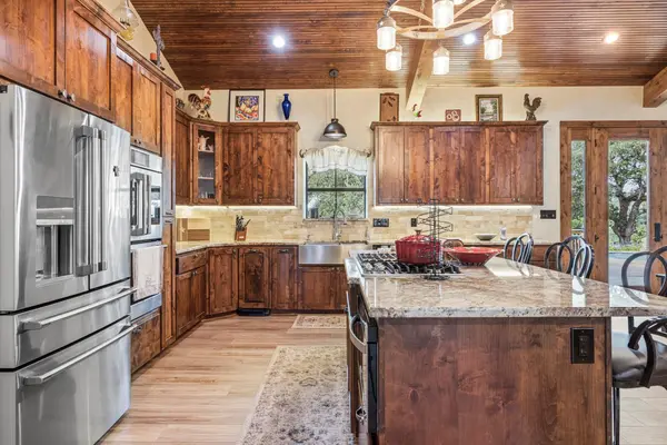 3724 Ranch Road 3347, Round Mountain, TX 78663
