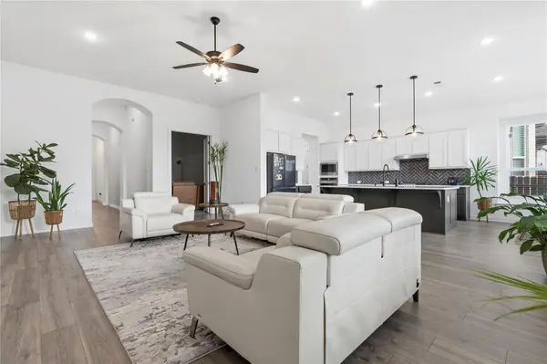 929 Mollie McBride LN, Leander, TX 78641