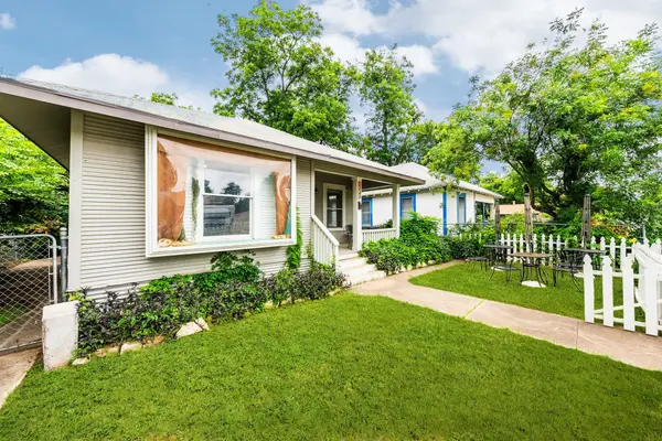 2032 E Cesar Chavez ST, Austin, TX 78702
