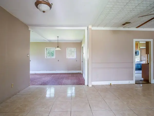 1004 Avon Ave, Llano, TX 78643
