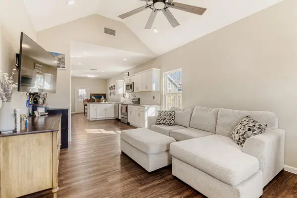 226 Spruce Ave, Luling, TX 78648